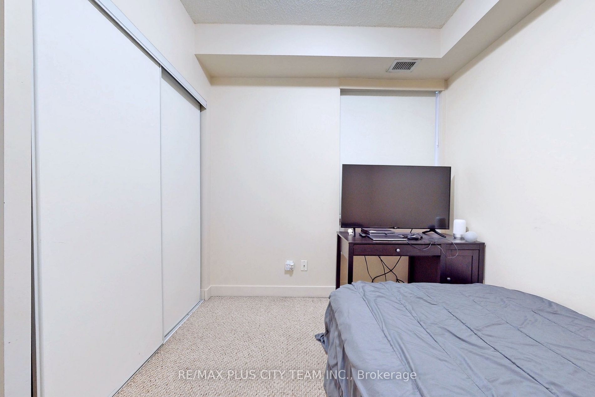Listing C5924480 - Large Photo # 16