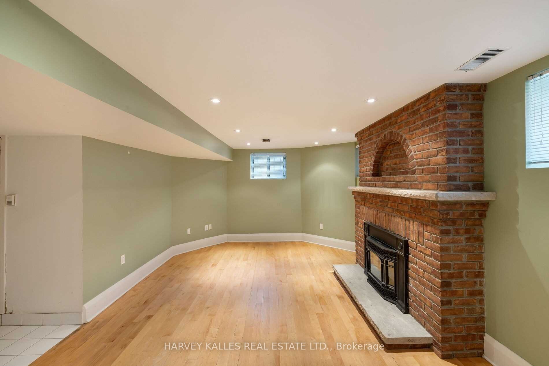 219 Lonsdale Rd