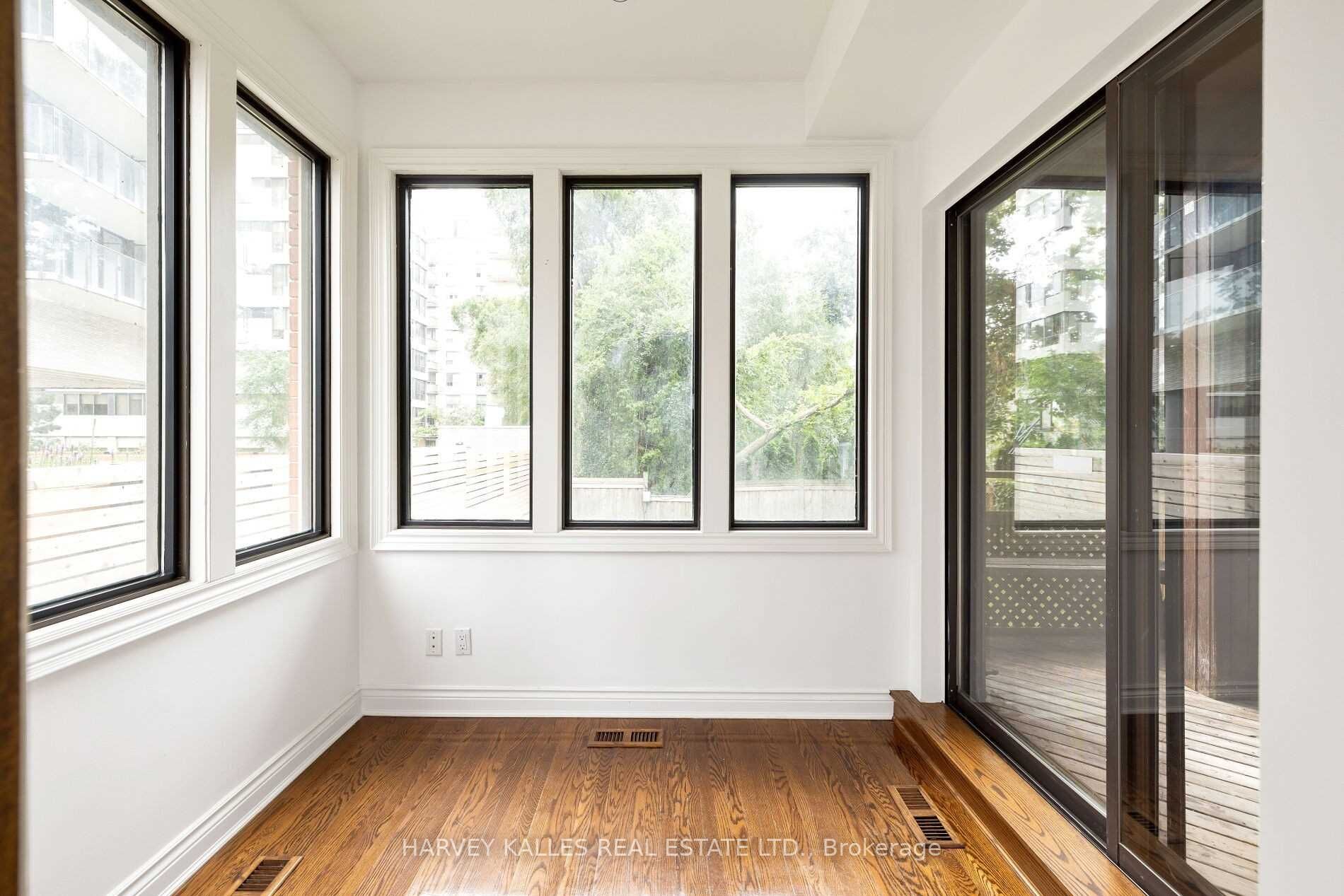 219 Lonsdale Rd