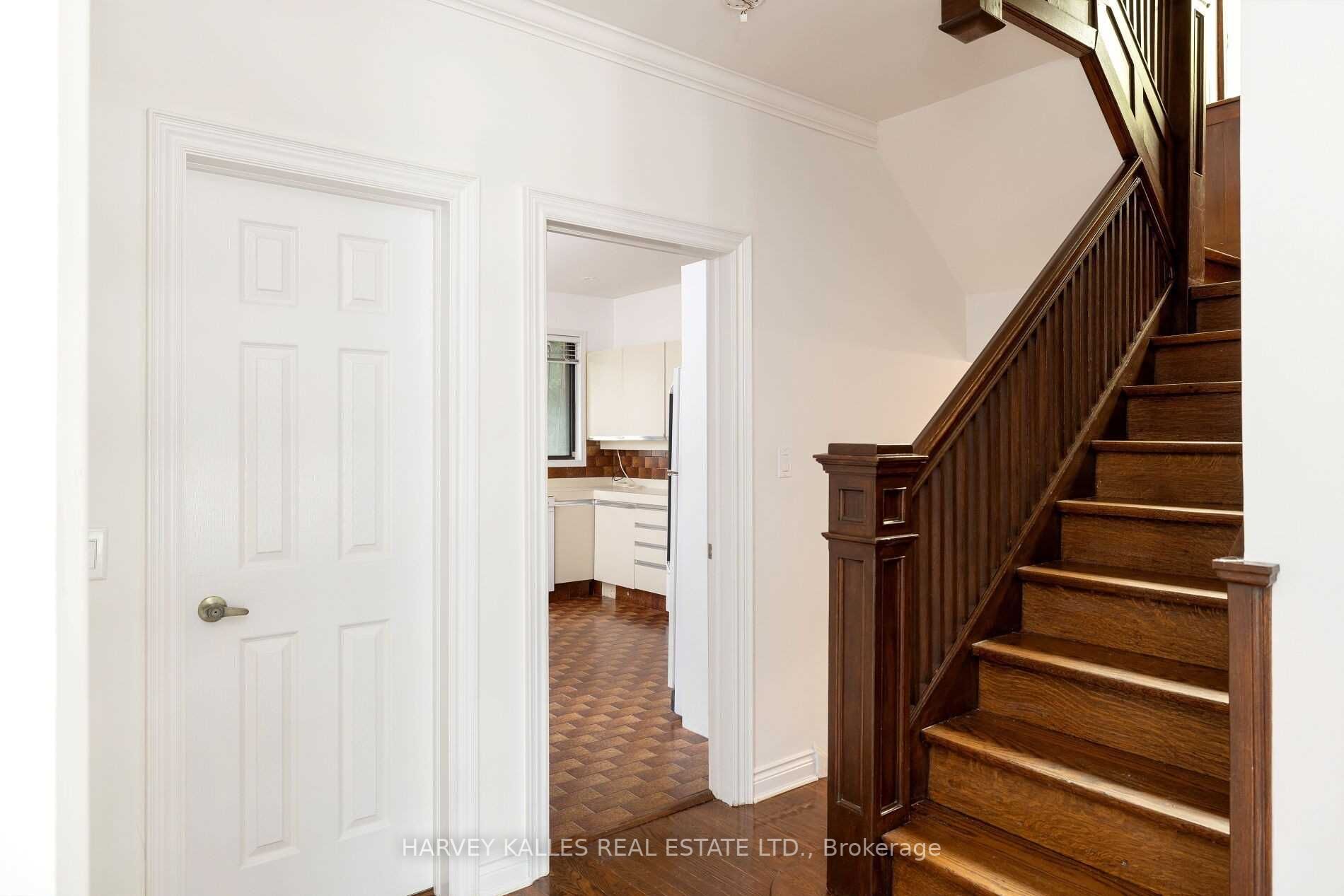 219 Lonsdale Rd