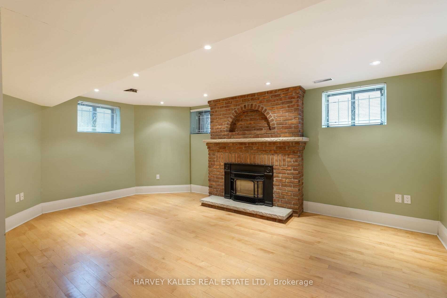 219 Lonsdale Rd