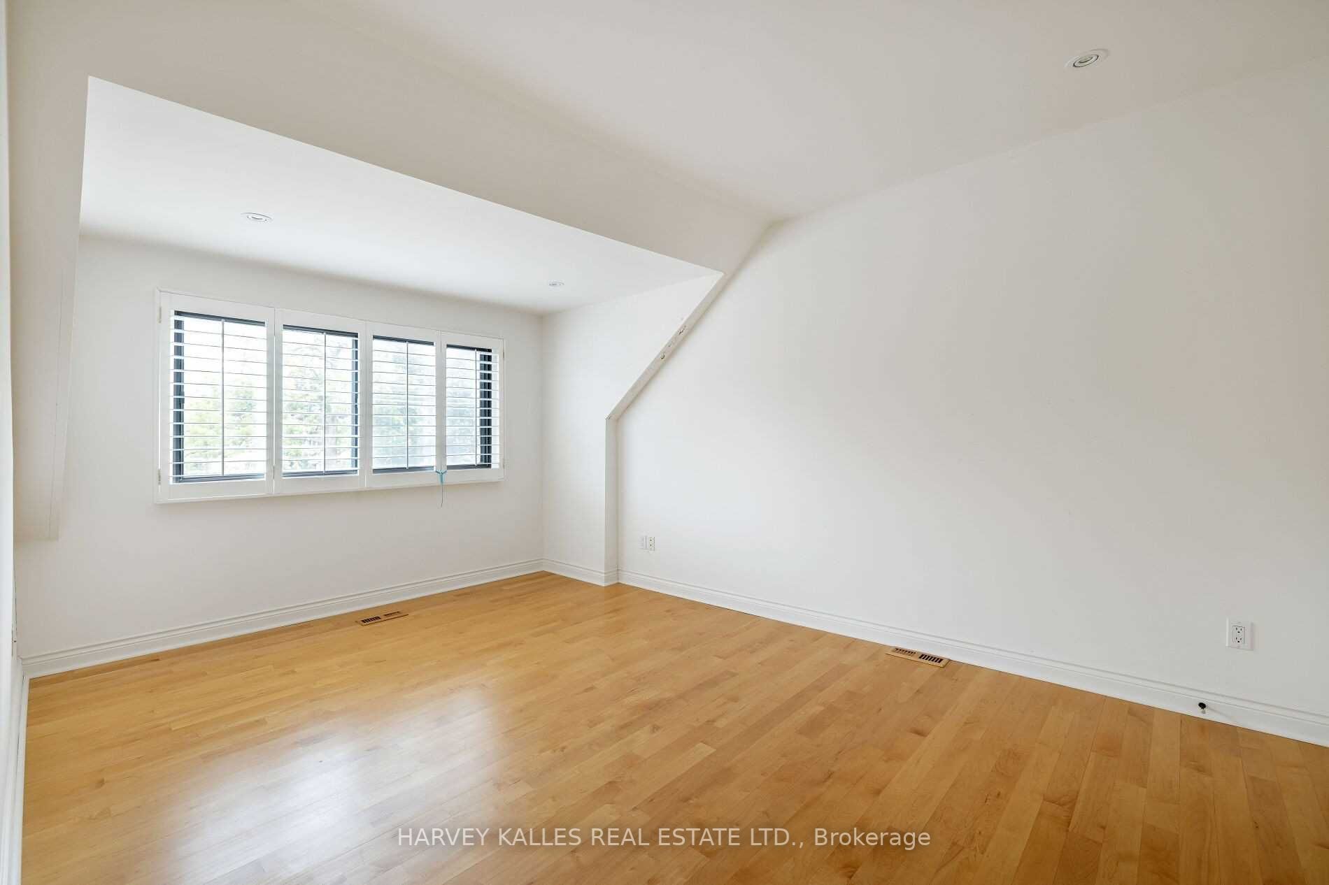 219 Lonsdale Rd