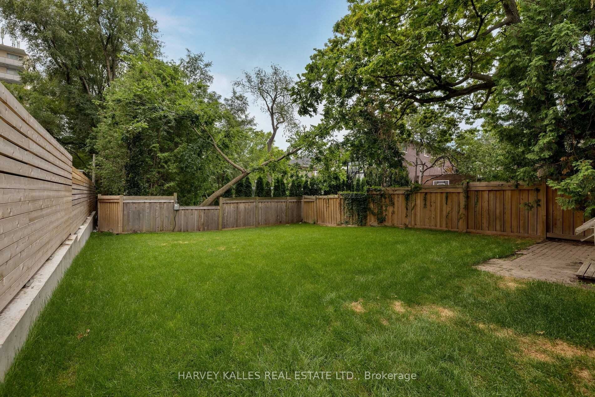 219 Lonsdale Rd