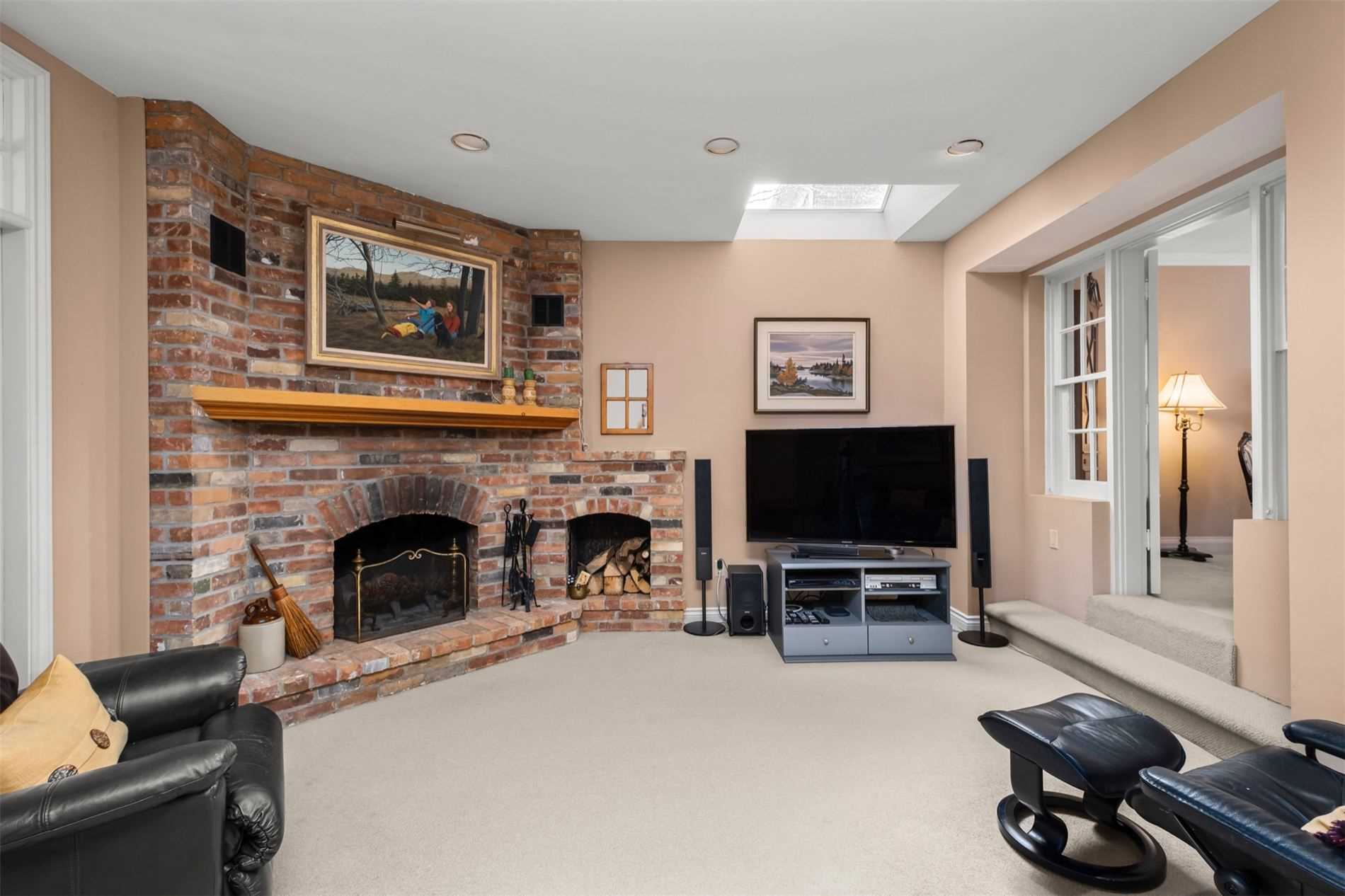 Listing C5924595 - Large Photo # 11
