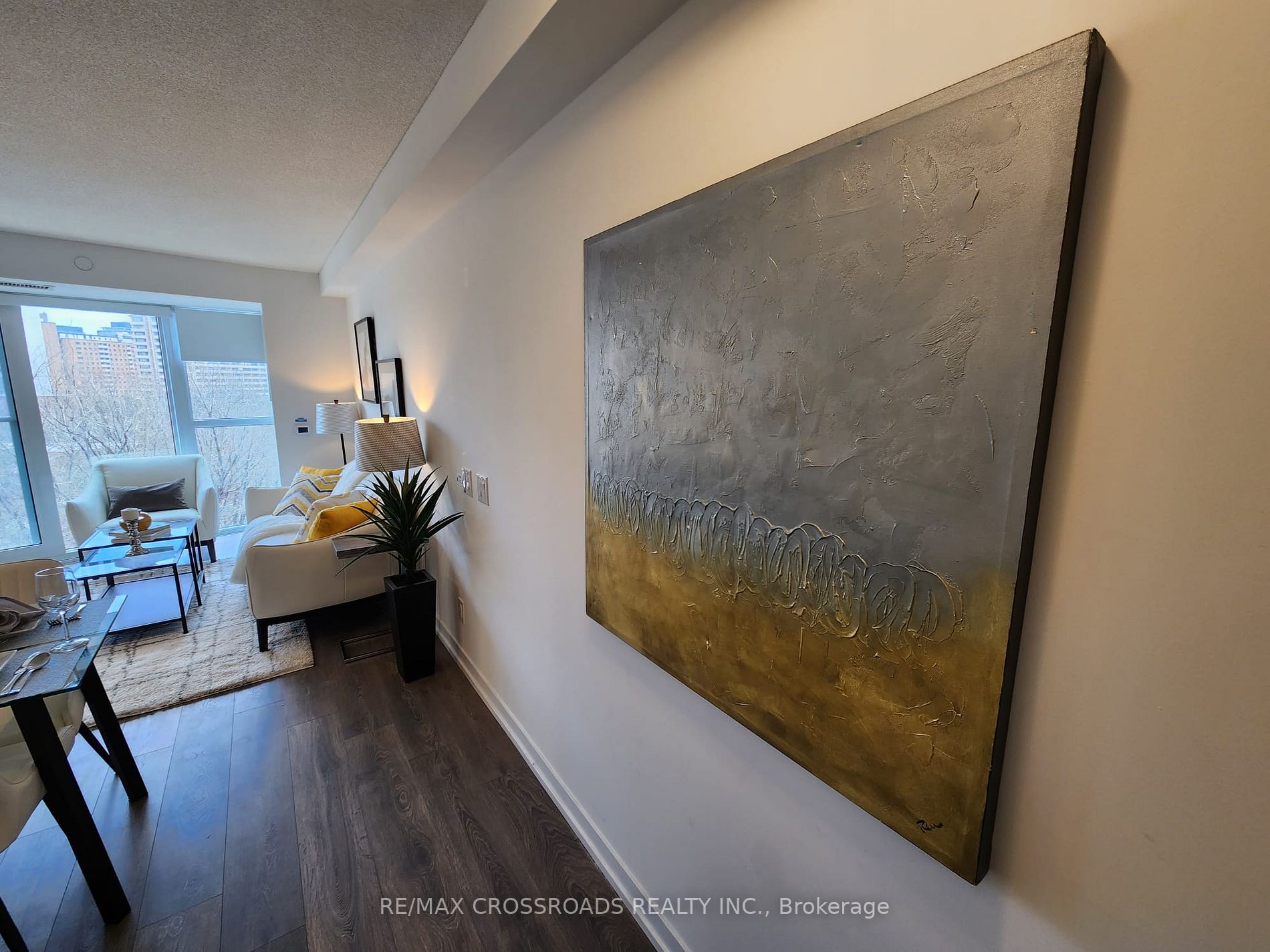 219 Dundas St E, #701