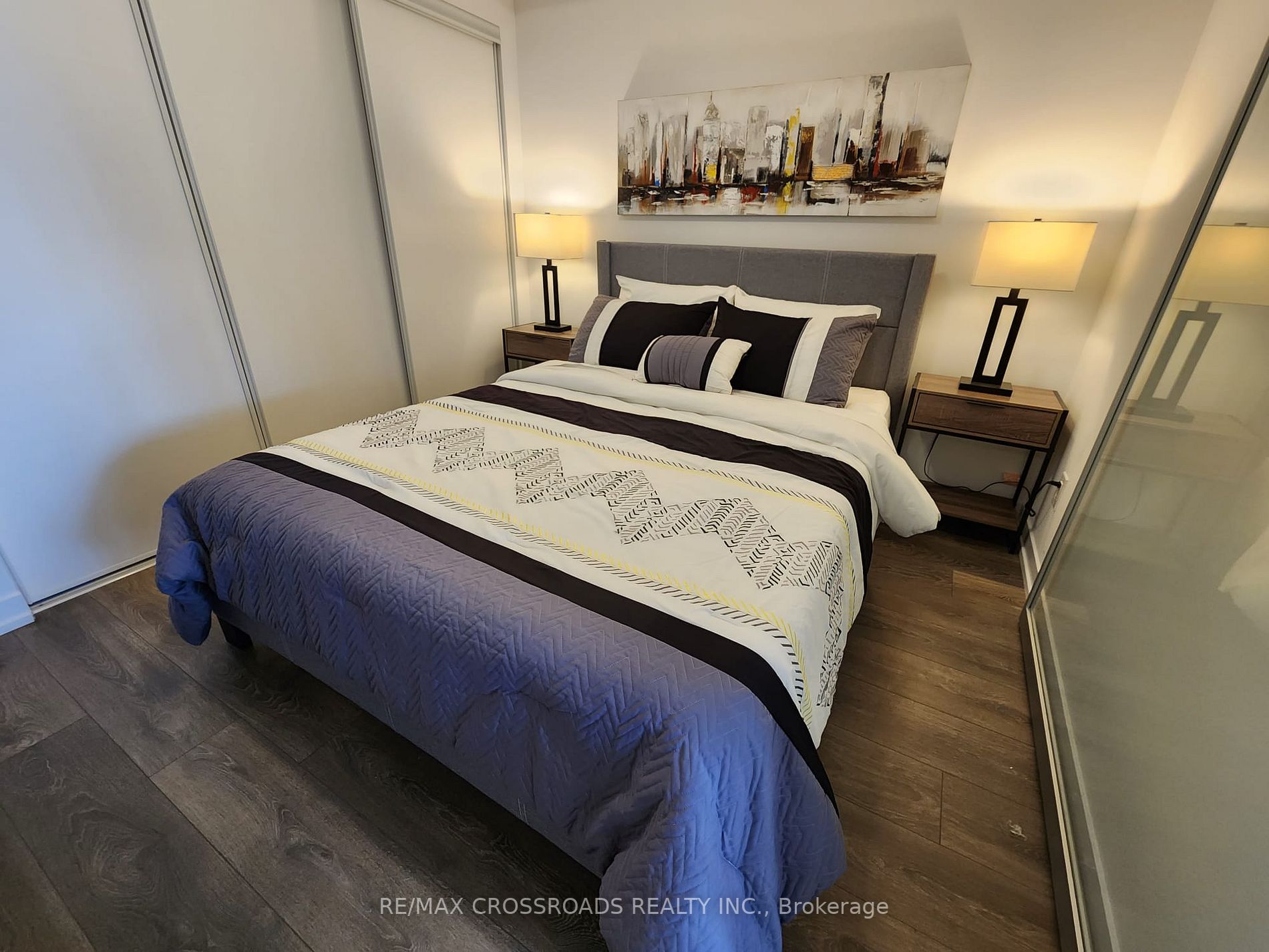 219 Dundas St E, #701