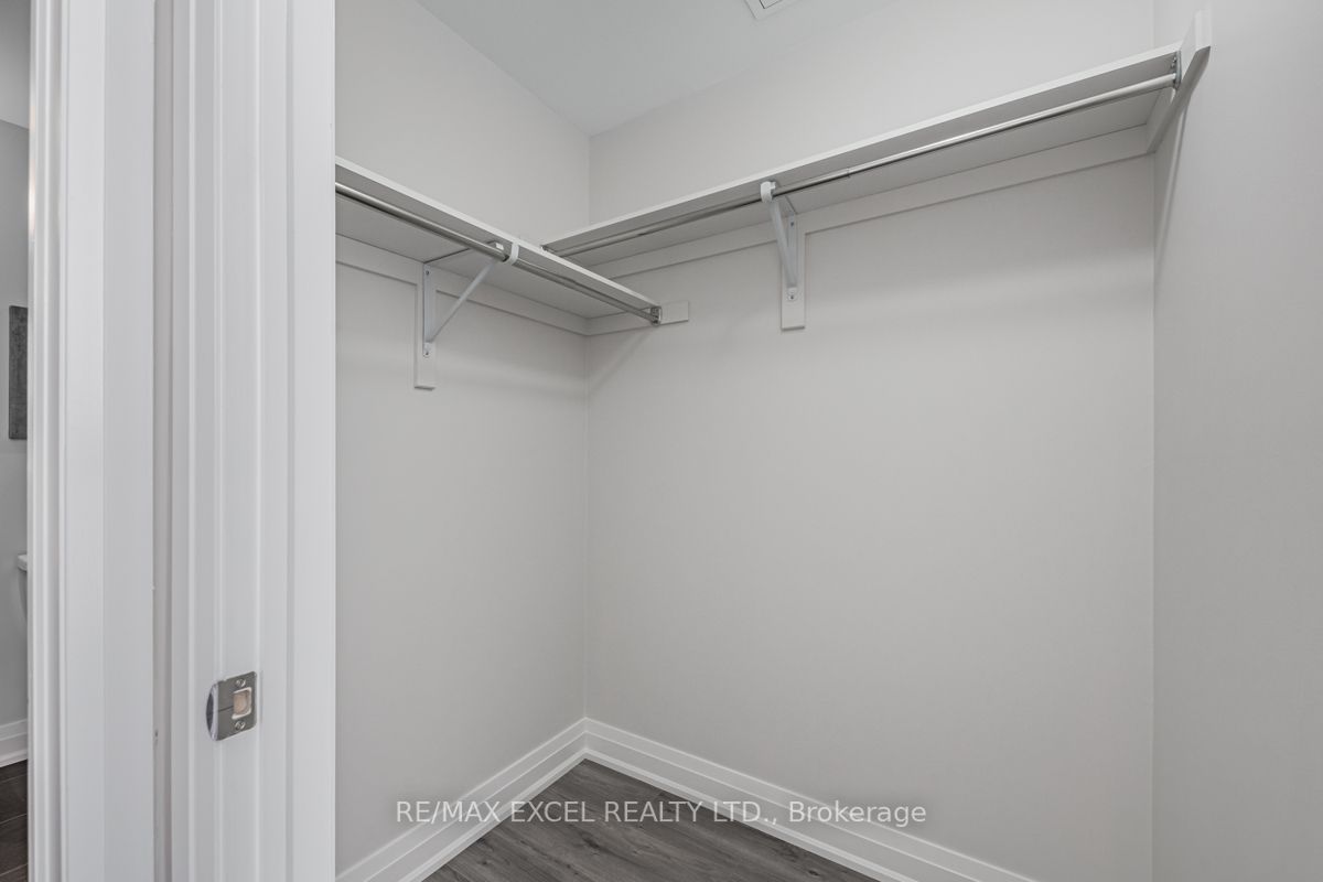 780 Sheppard Avenue E #18