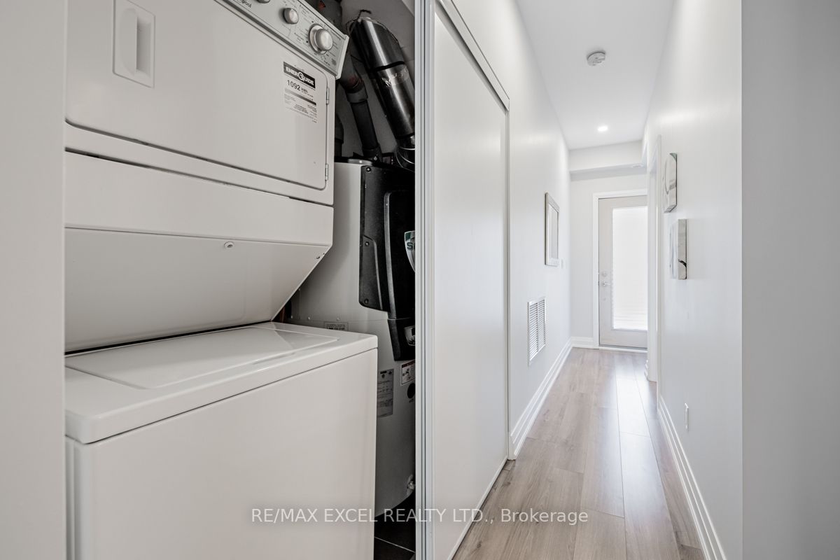 780 Sheppard Avenue E #18