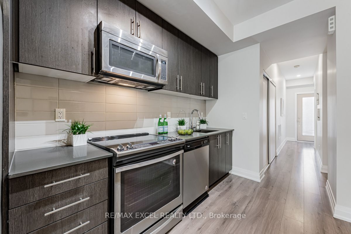 780 Sheppard Avenue E #18