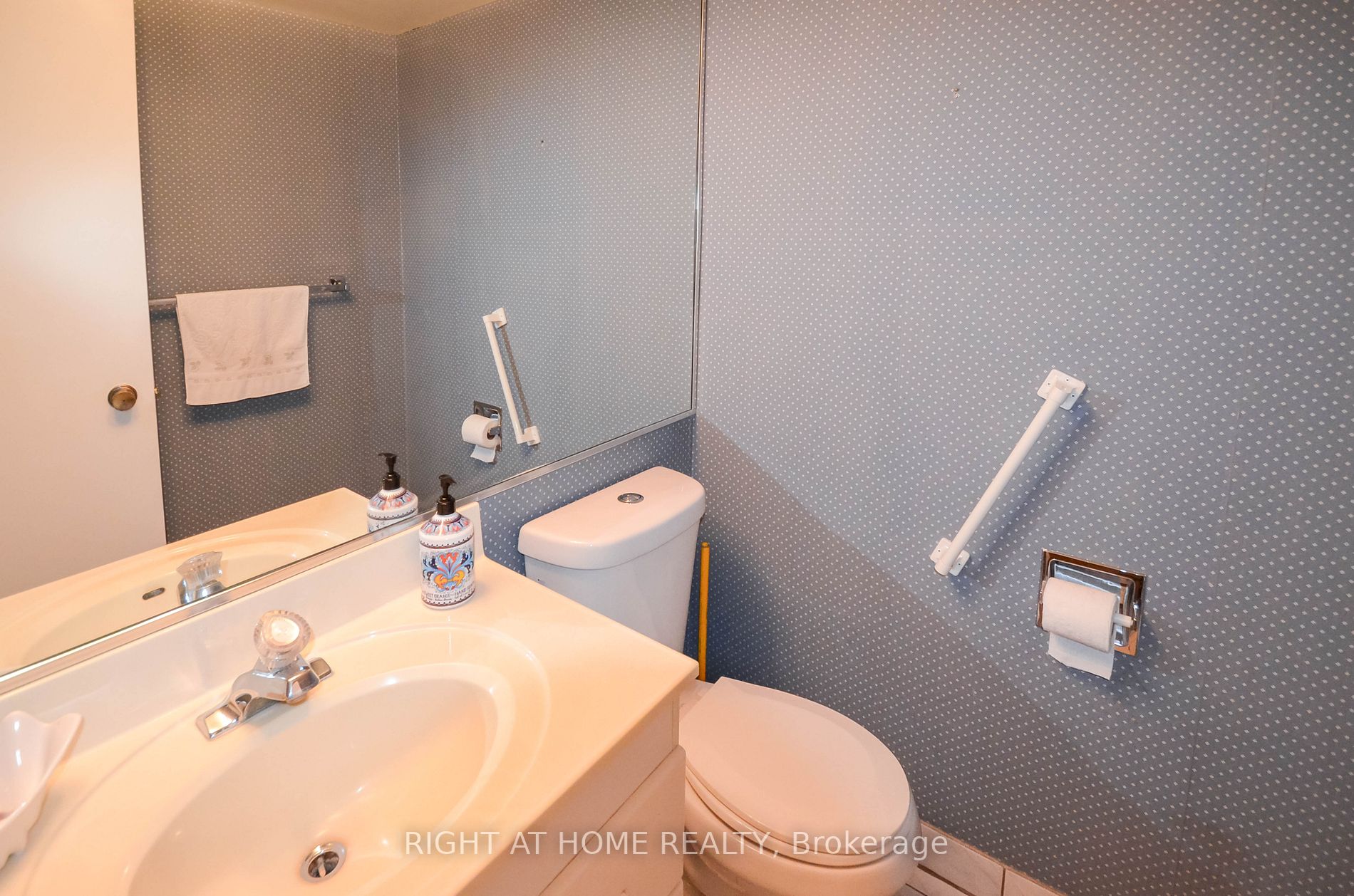 205 Hilda Avenue, #2107