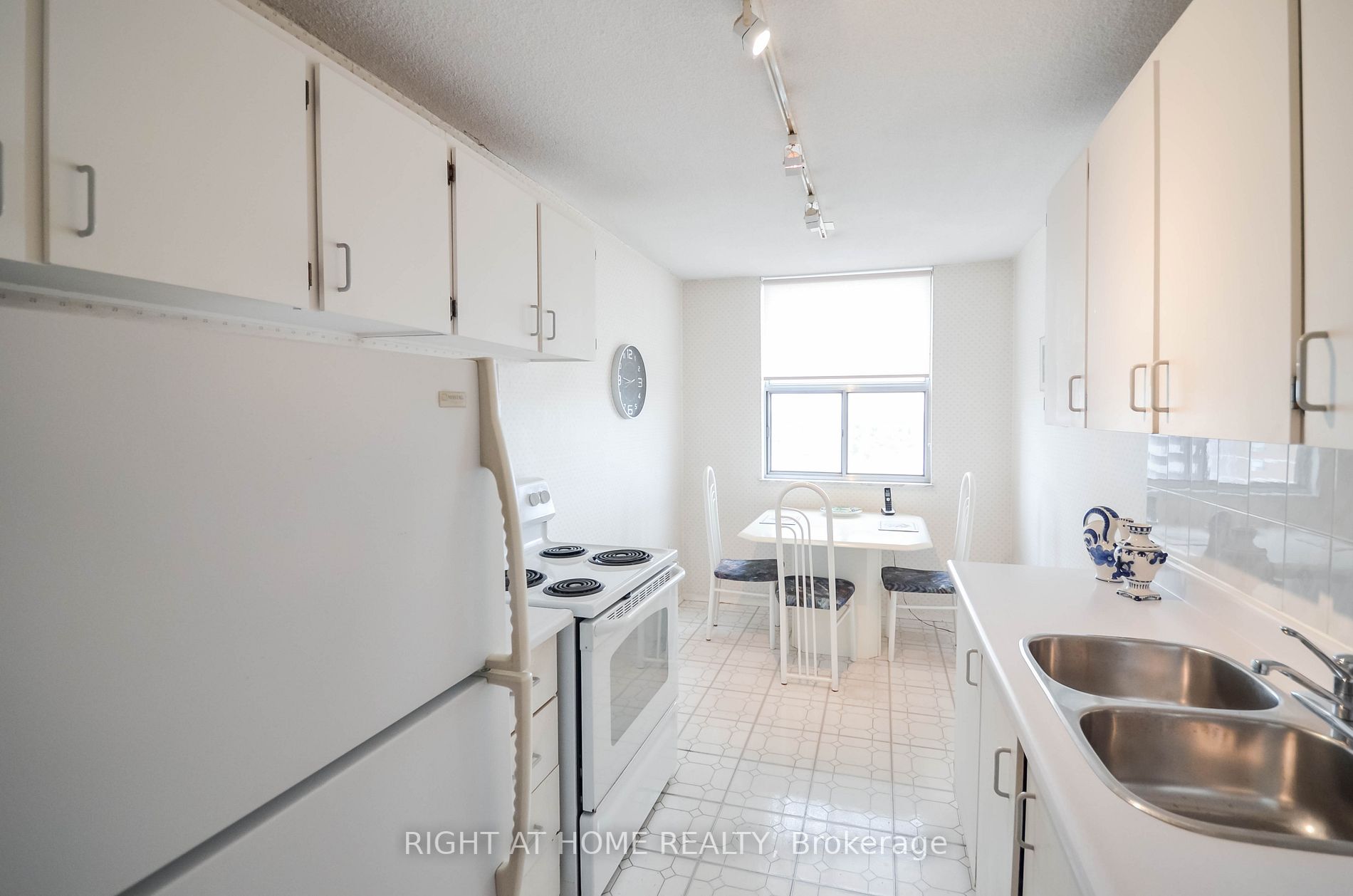 205 Hilda Avenue, #2107