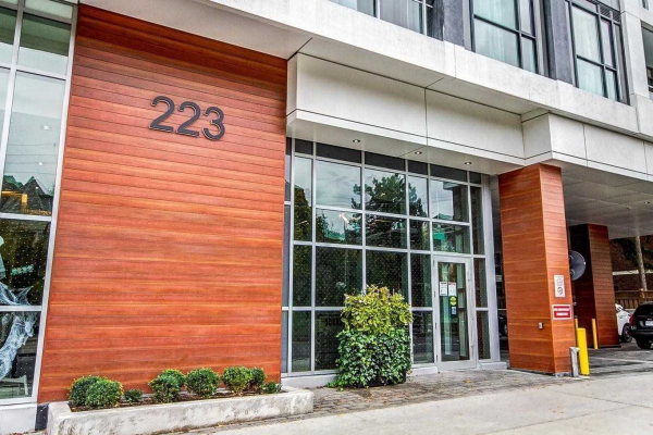 223 St Clair Ave W, Toronto
