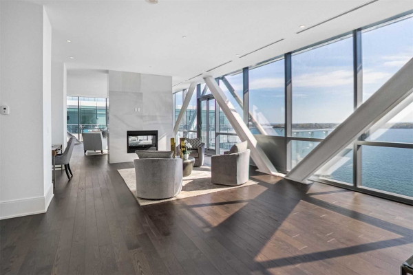 29 Queens Quay E, Toronto