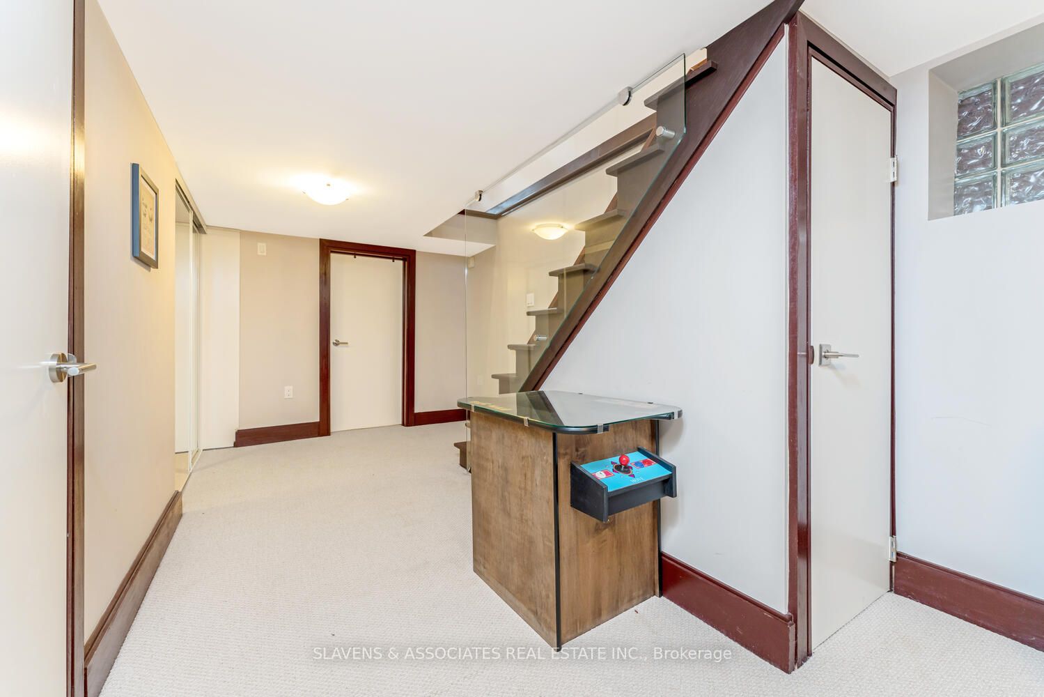 127 Orchard View Boulevard