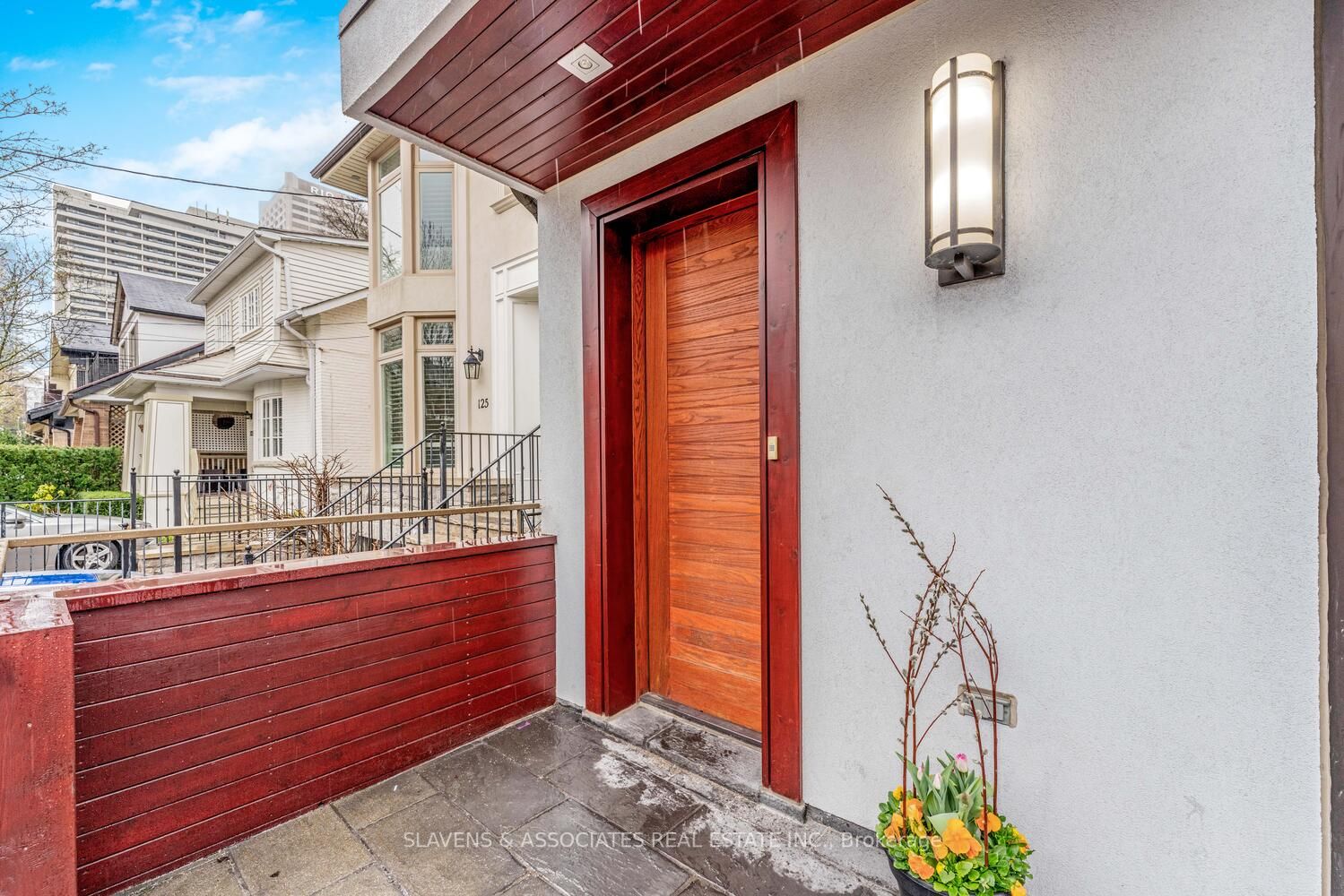 127 Orchard View Boulevard