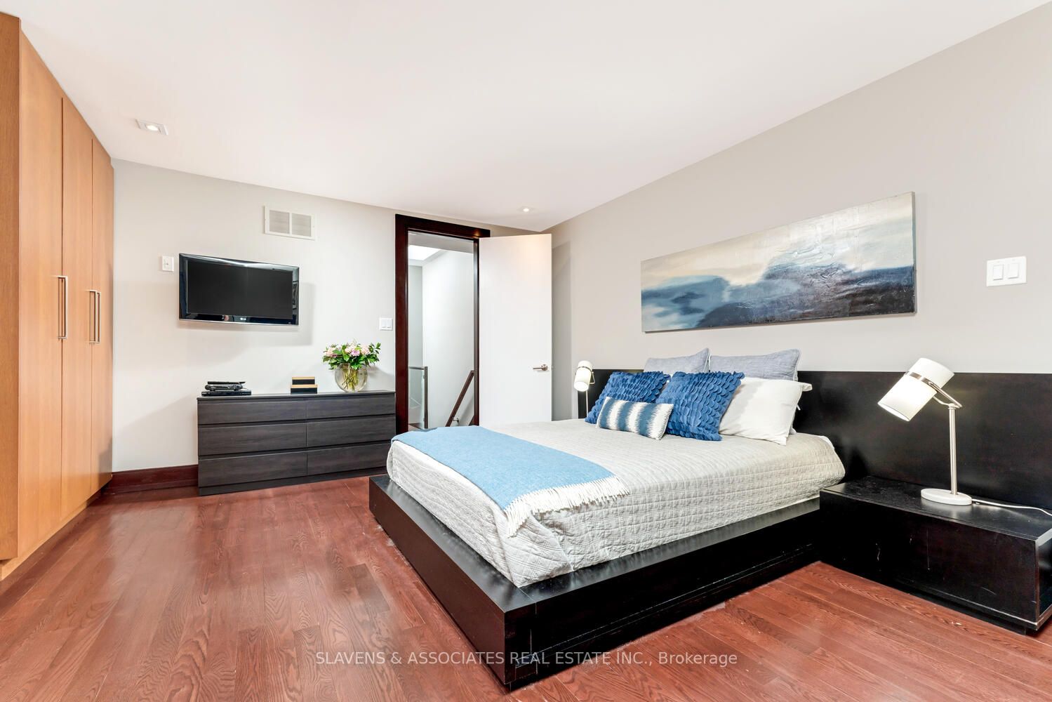 127 Orchard View Boulevard
