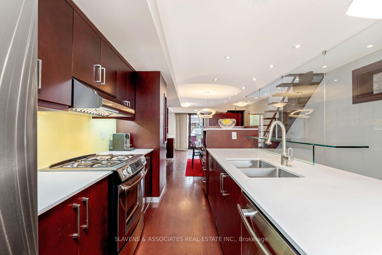 127 Orchard View Boulevard