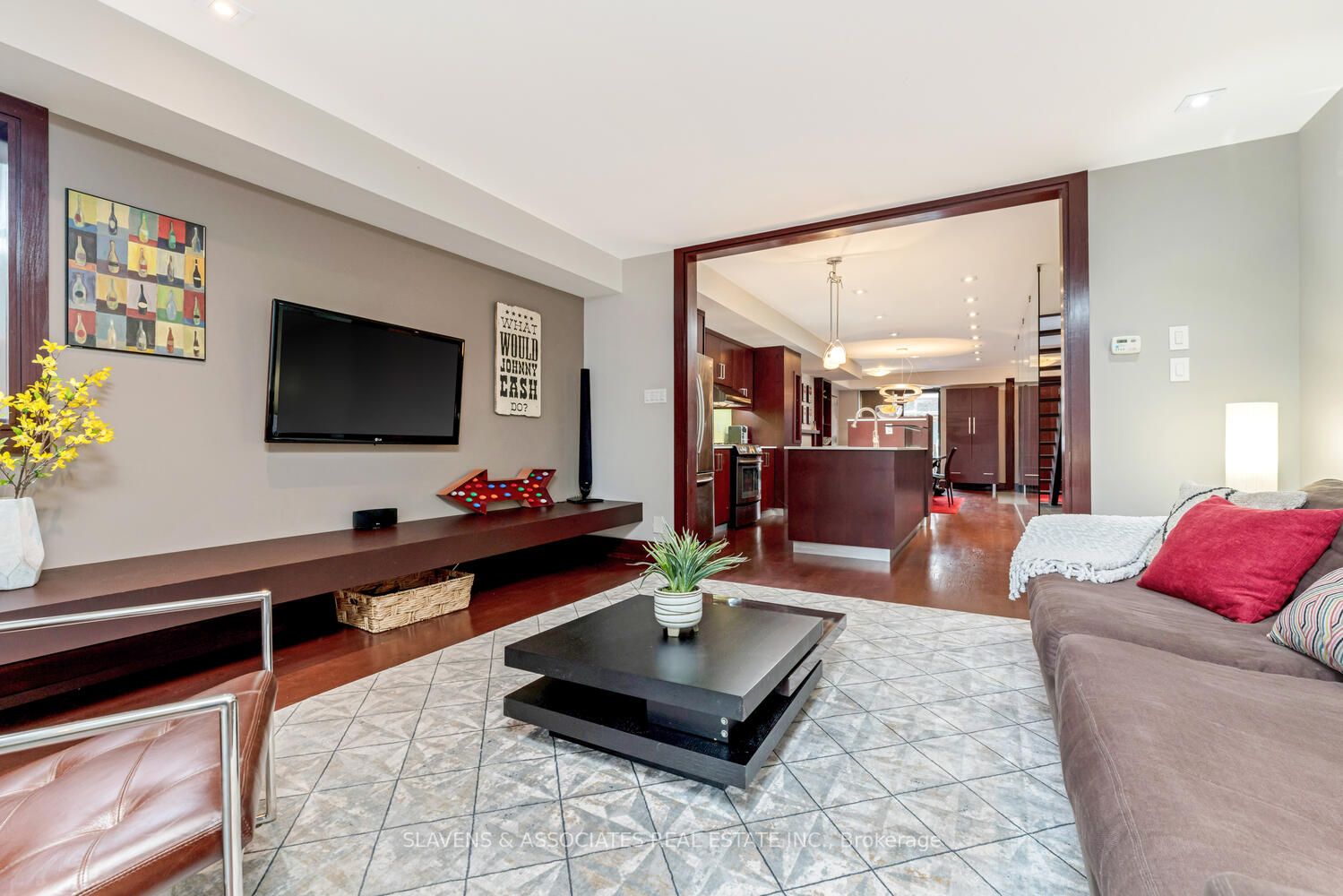 127 Orchard View Boulevard