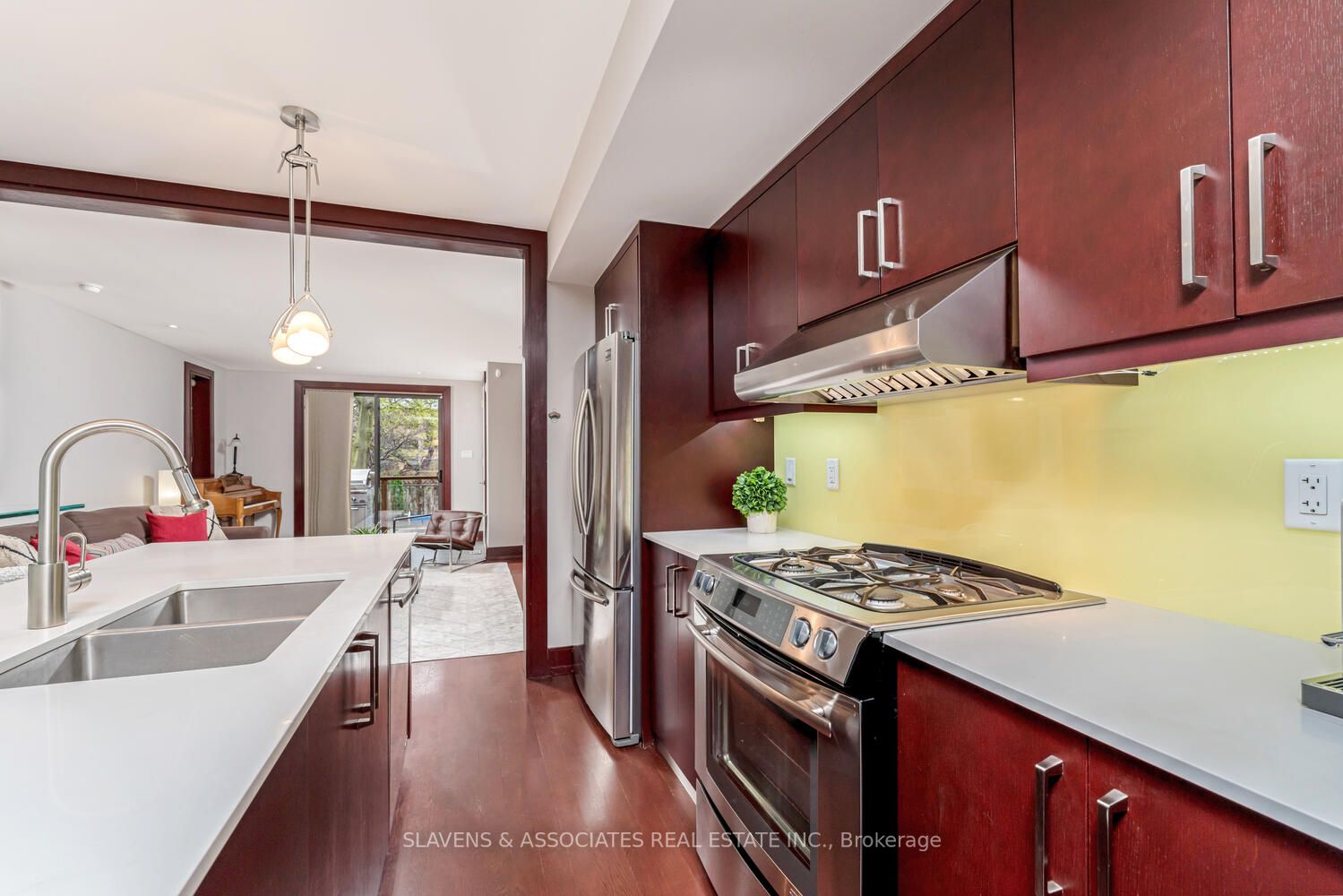 127 Orchard View Boulevard