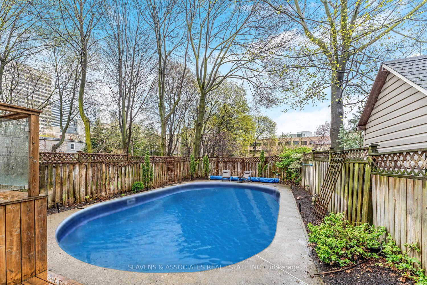 127 Orchard View Boulevard