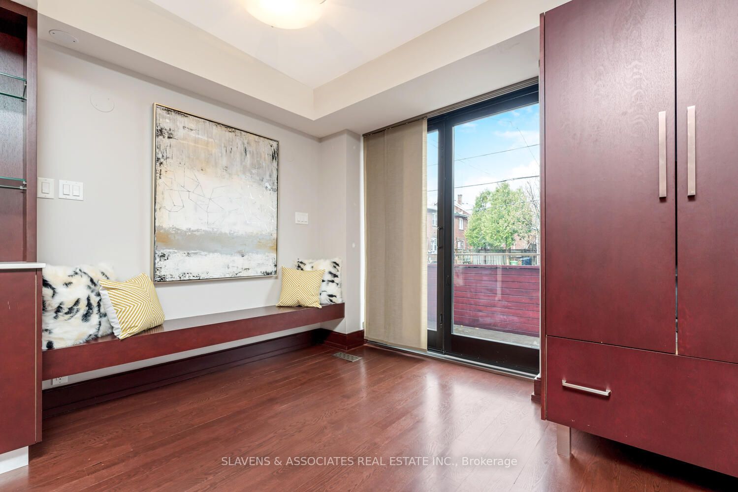 127 Orchard View Boulevard