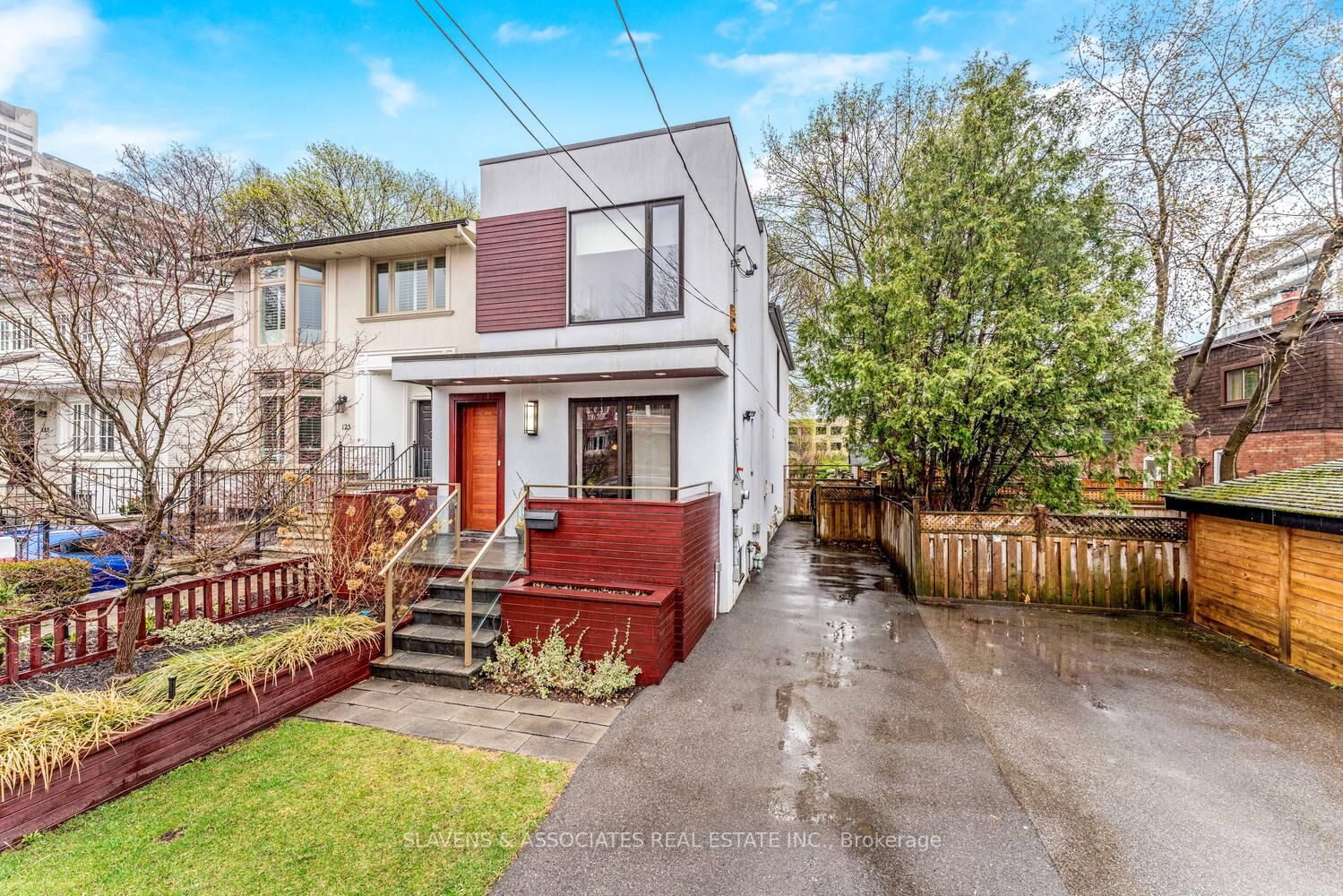 127 Orchard View Boulevard