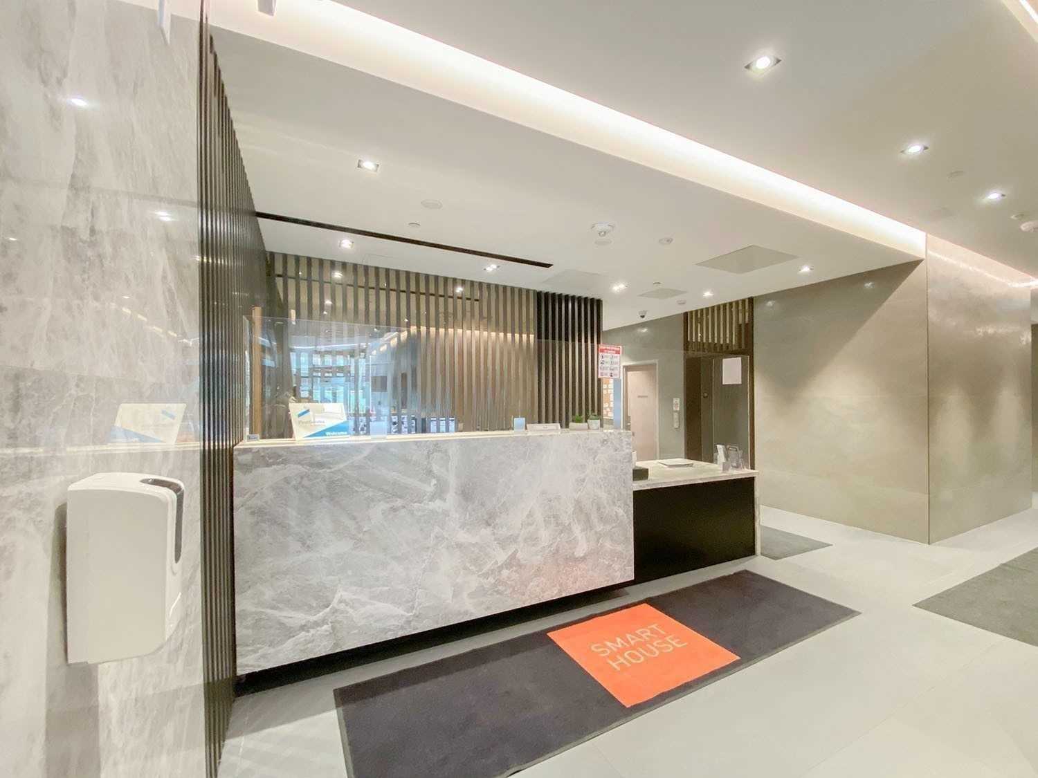 215 Queen St W, #711