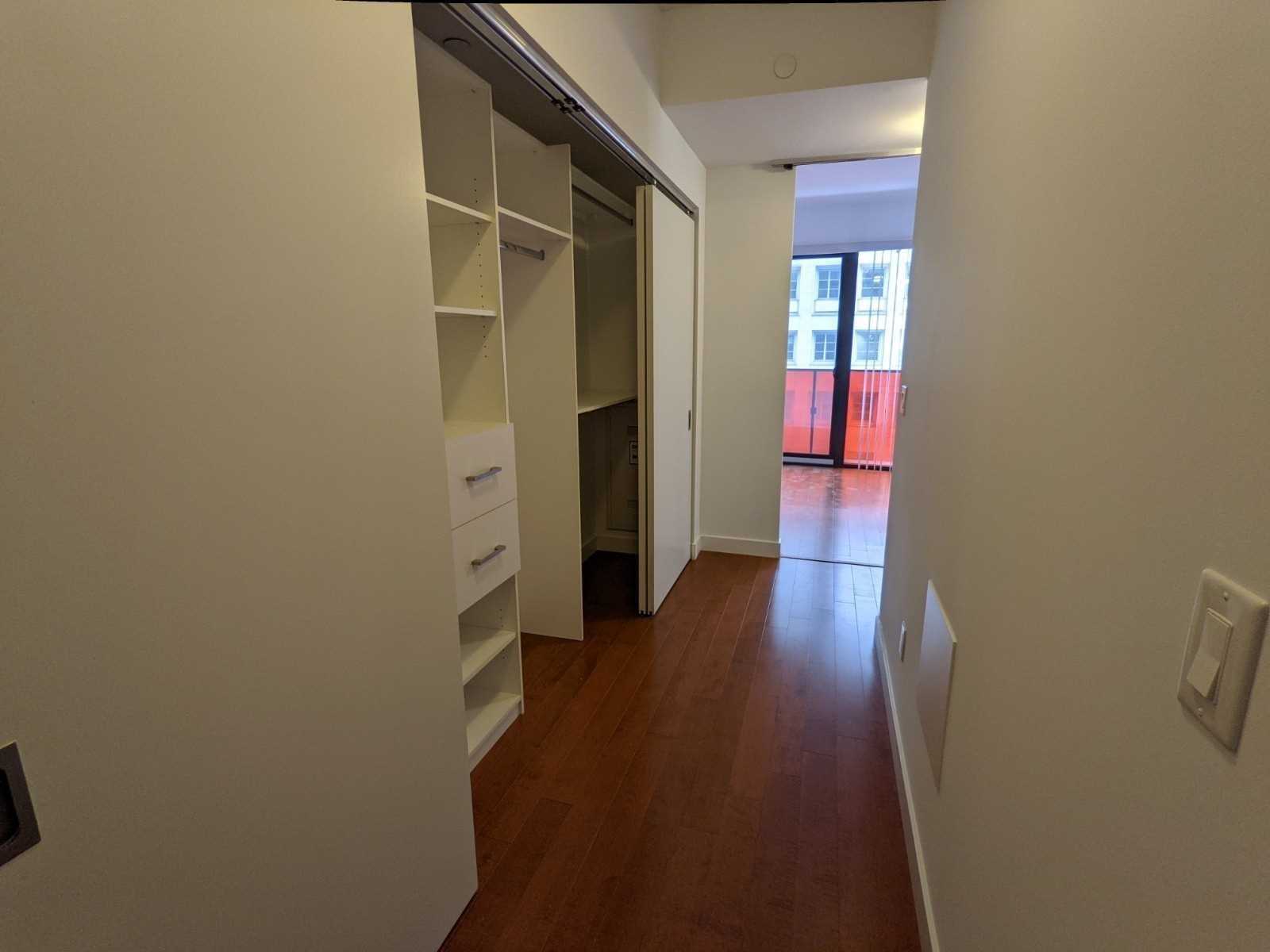 215 Queen St W, #711
