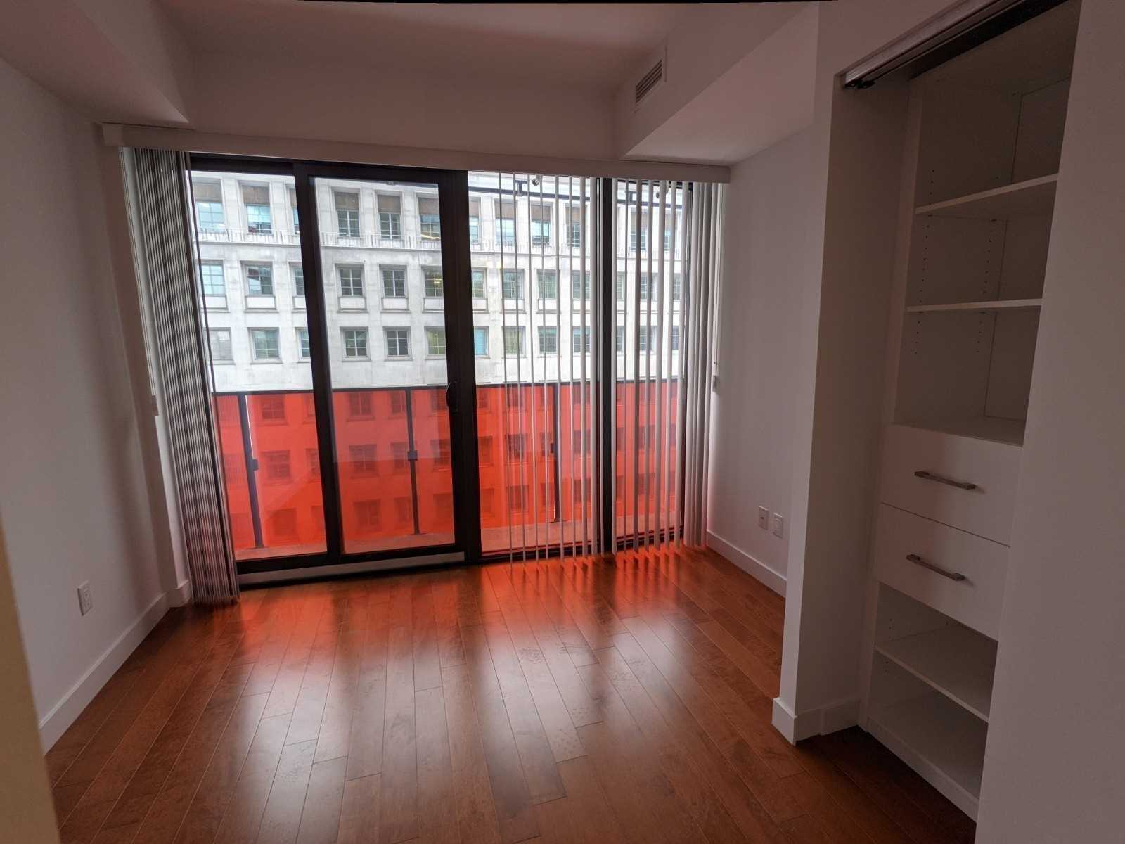 215 Queen St W, #711