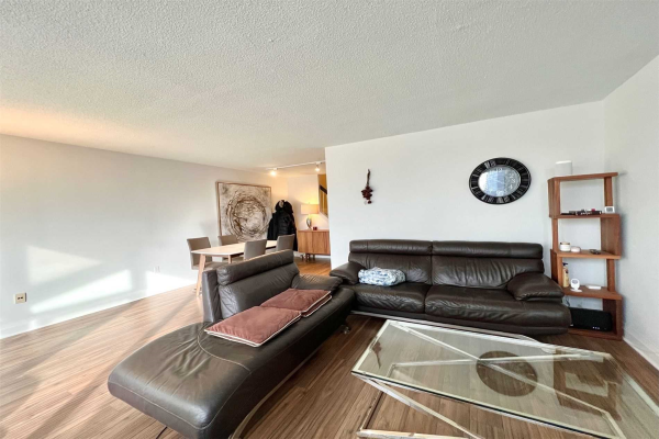 86 Gerrard St E, Toronto