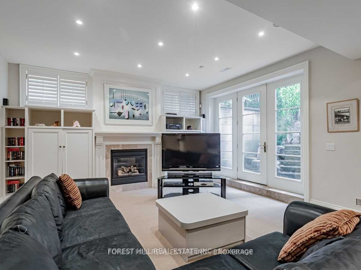 24 Lauderdale Drive