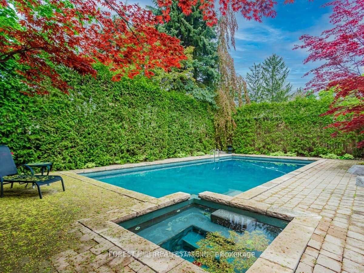 24 Lauderdale Drive