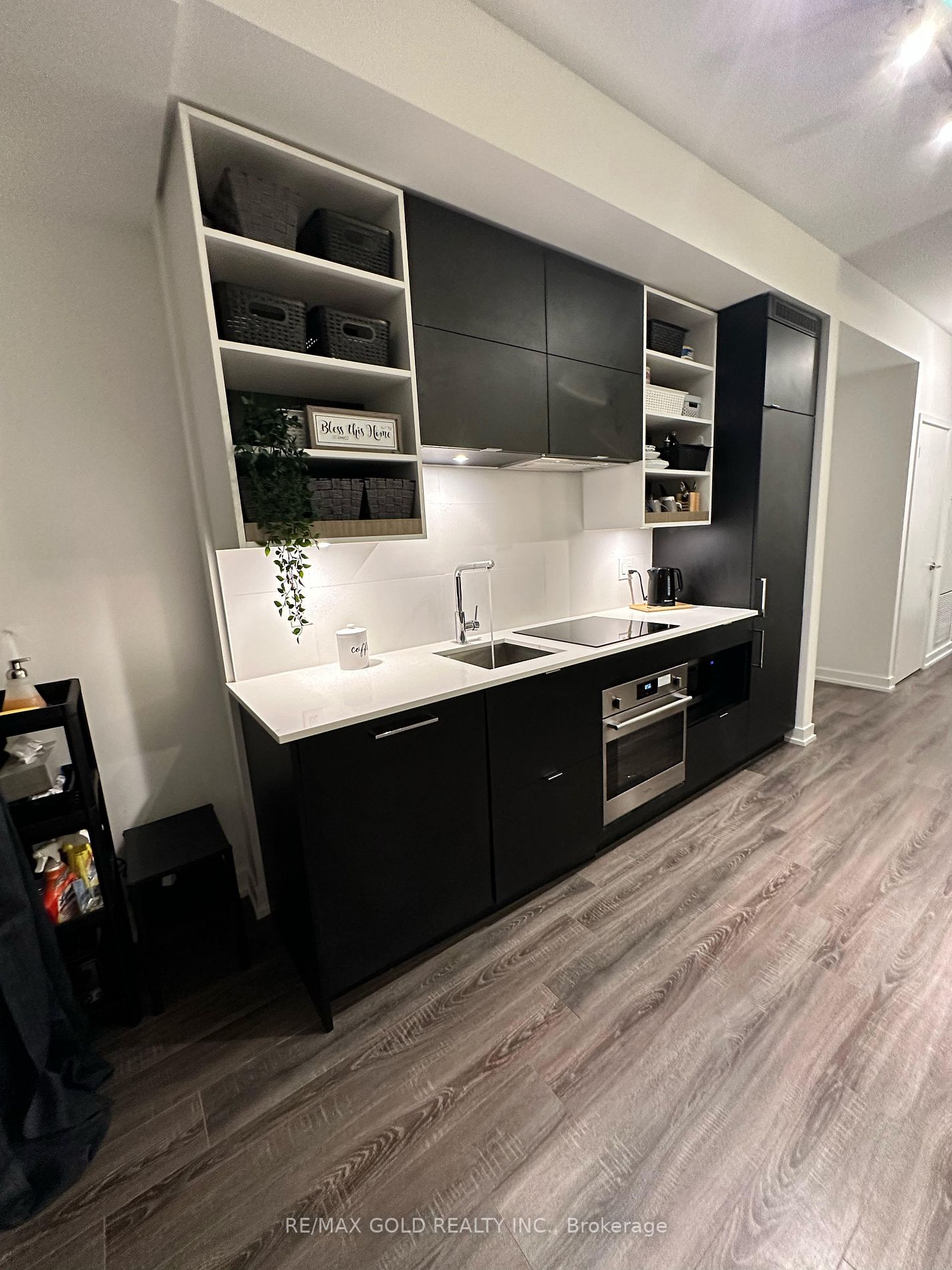 20 Edward St N, #2220