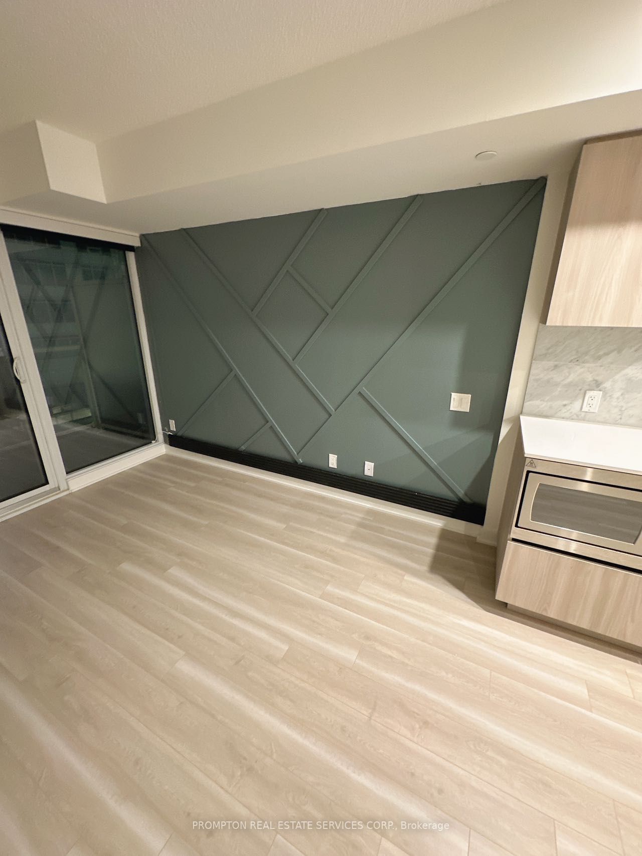 19 Bathurst St, #707