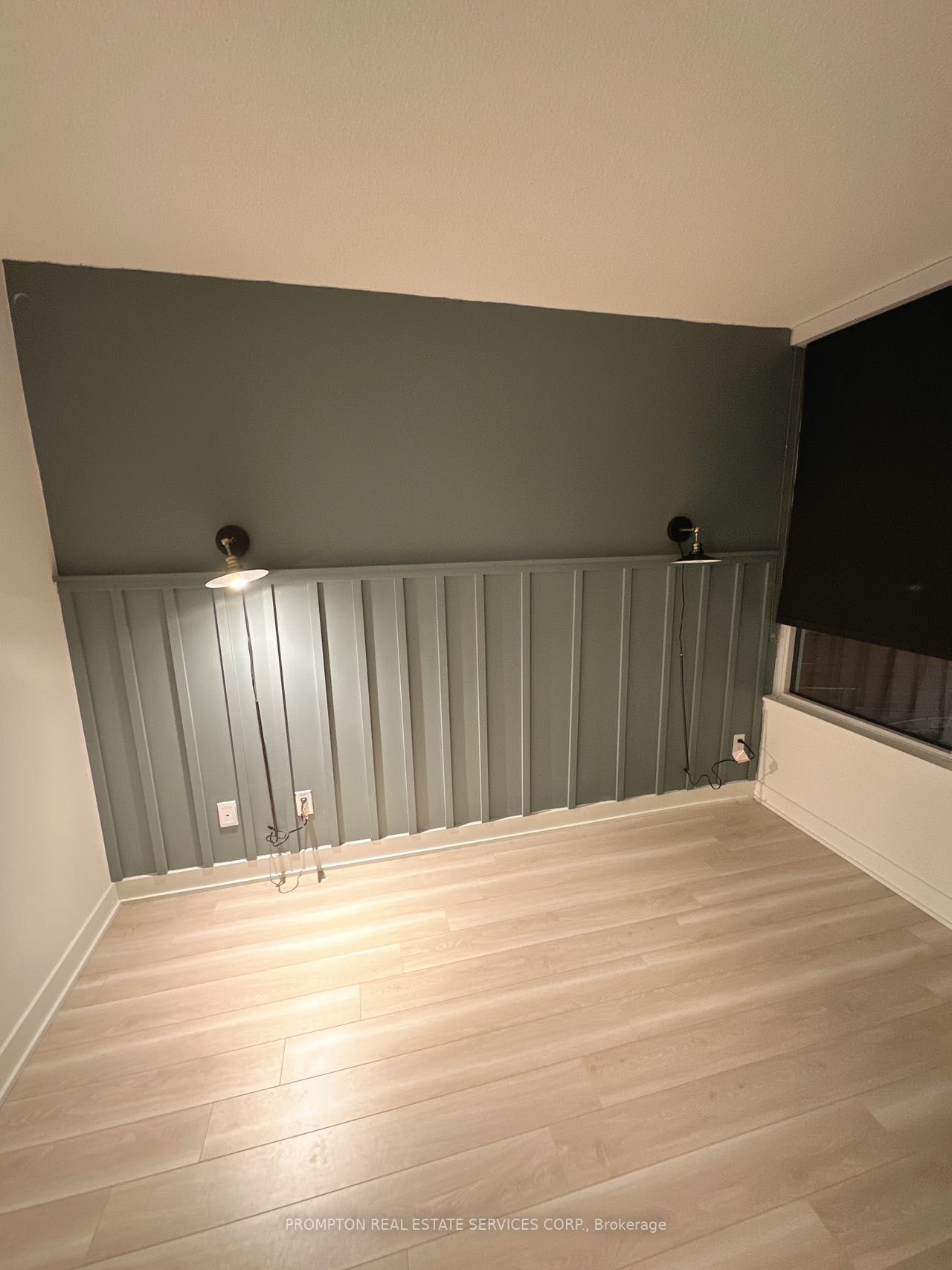19 Bathurst St, #707