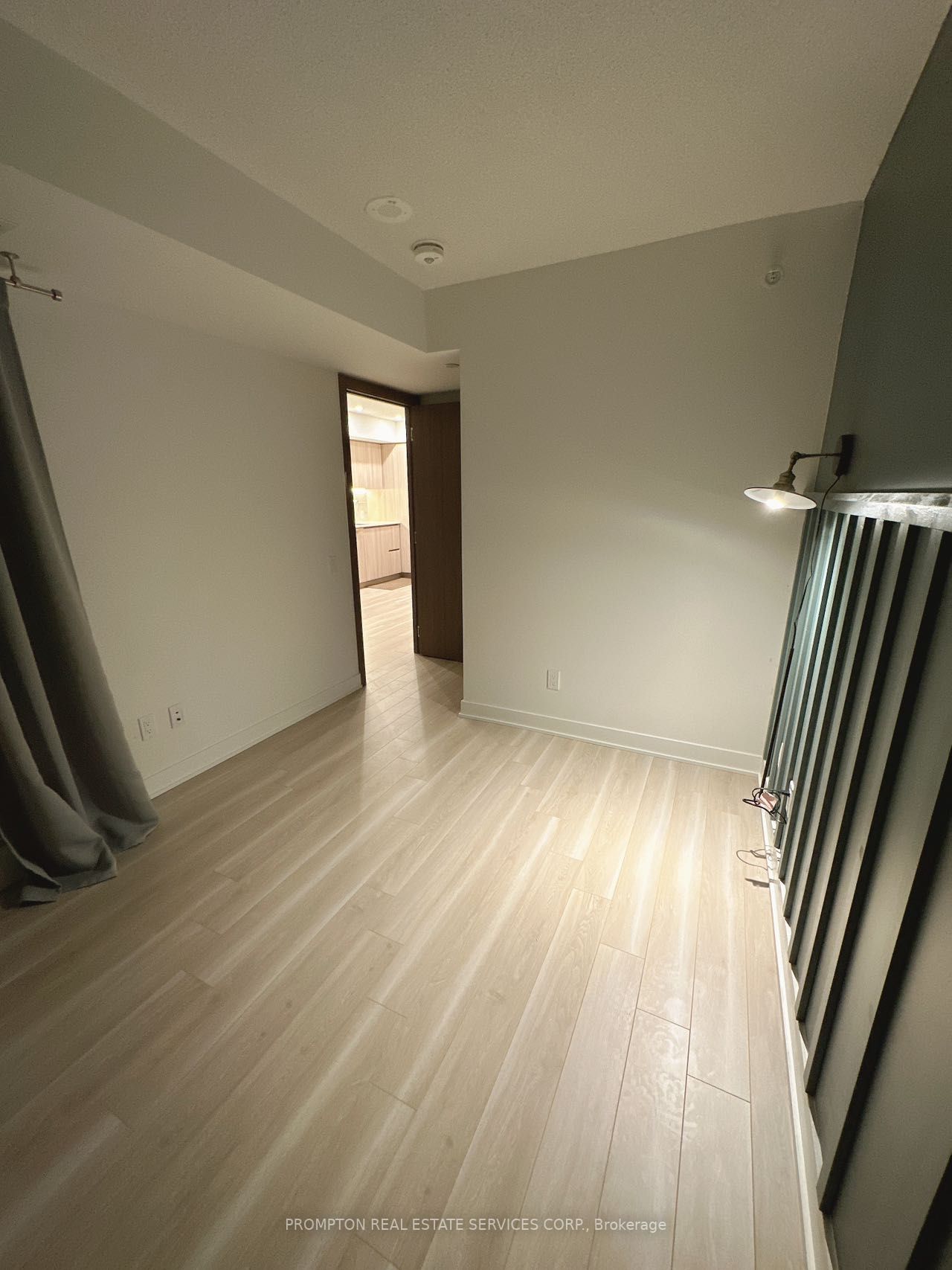 19 Bathurst St, #707
