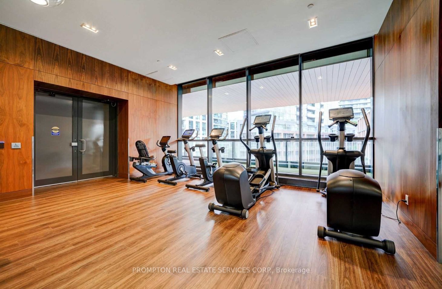 19 Bathurst St, #707
