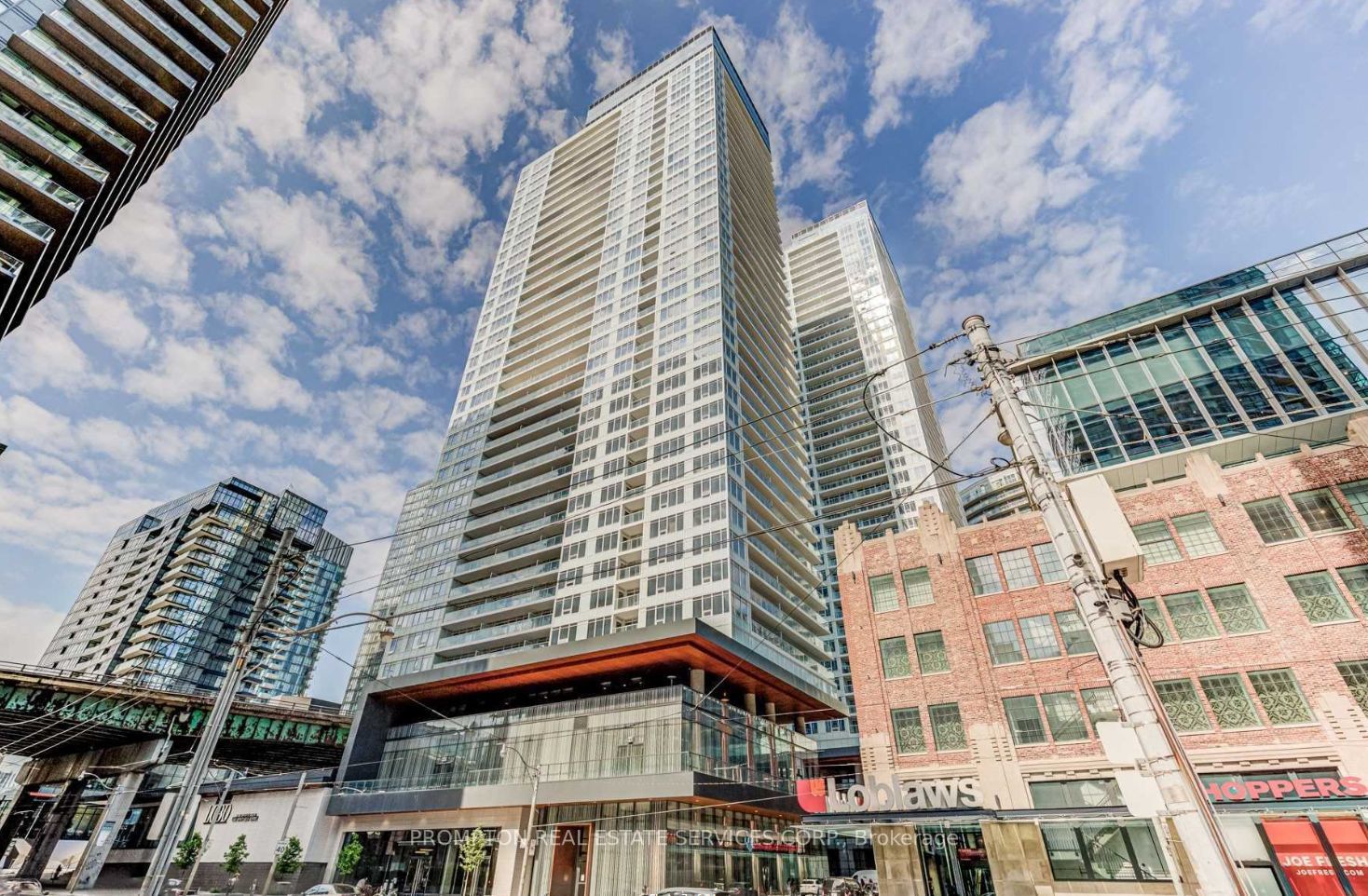 19 Bathurst St, #707