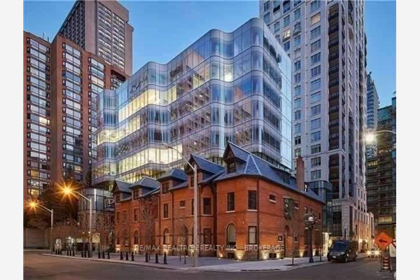 7 St Thomas St, Toronto