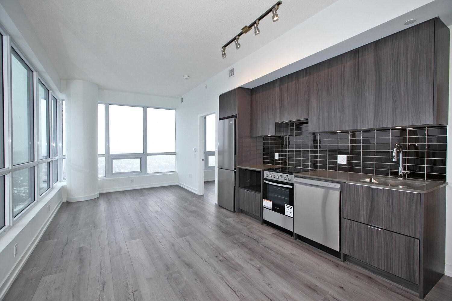 395 Bloor St E, #3504