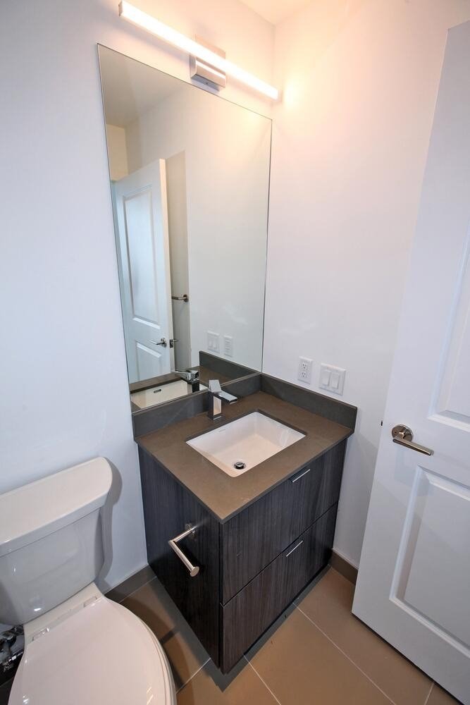 395 Bloor St E, #3504