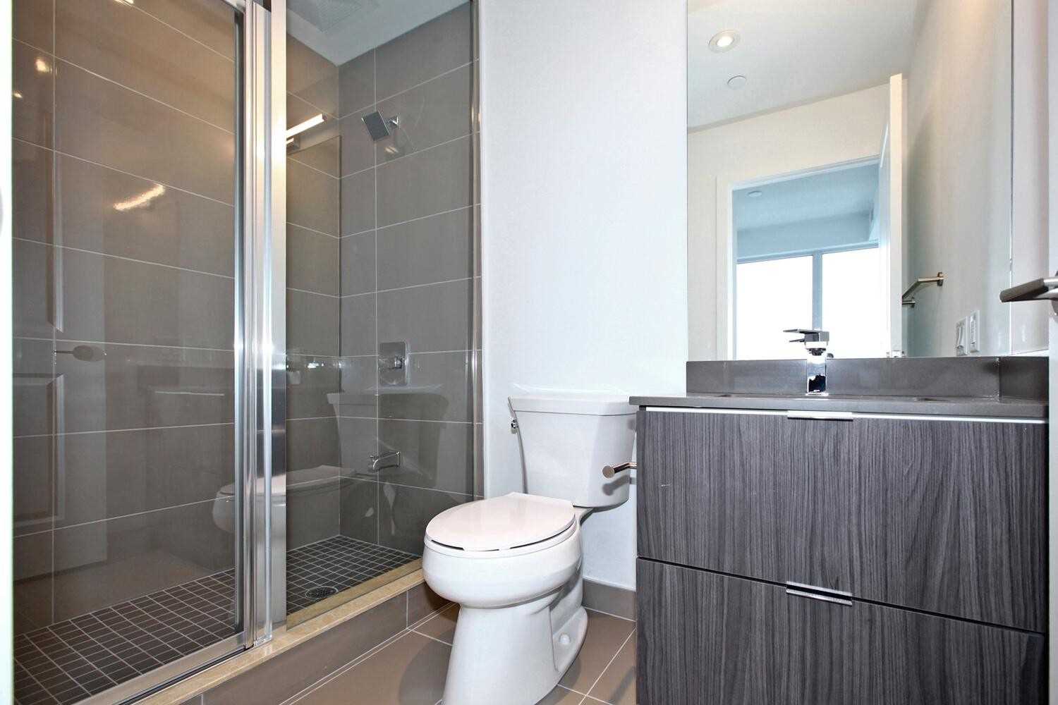 395 Bloor St E, #3504