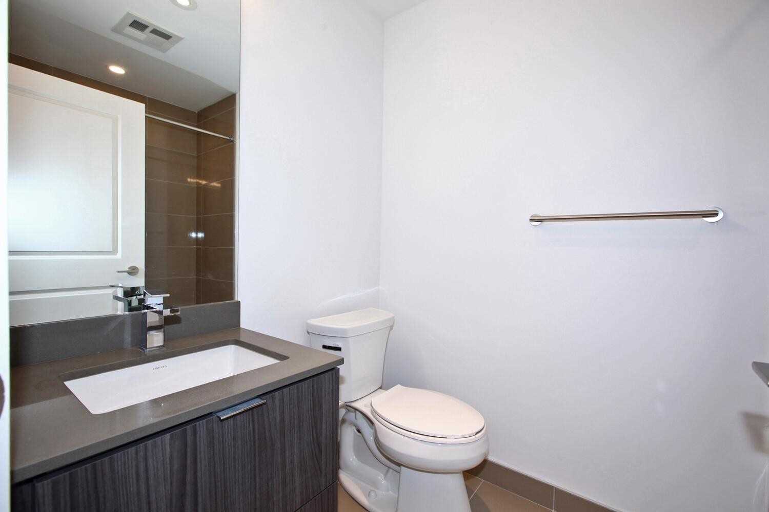 395 Bloor St E, #3504