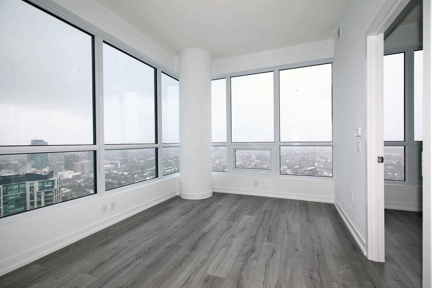 395 Bloor St E, #3504