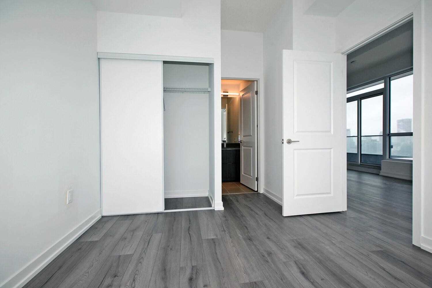 395 Bloor St E, #3504