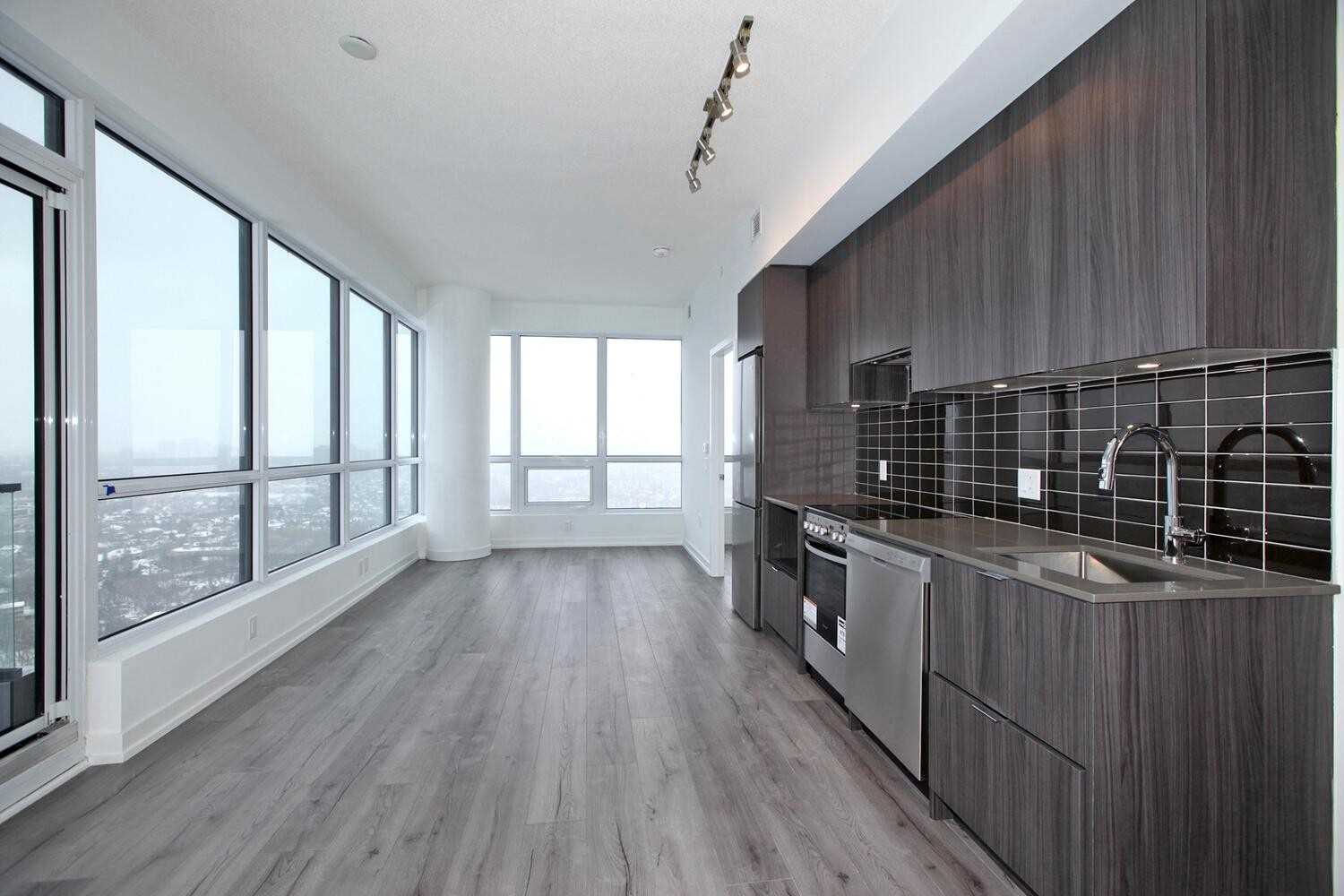 395 Bloor St E, #3504