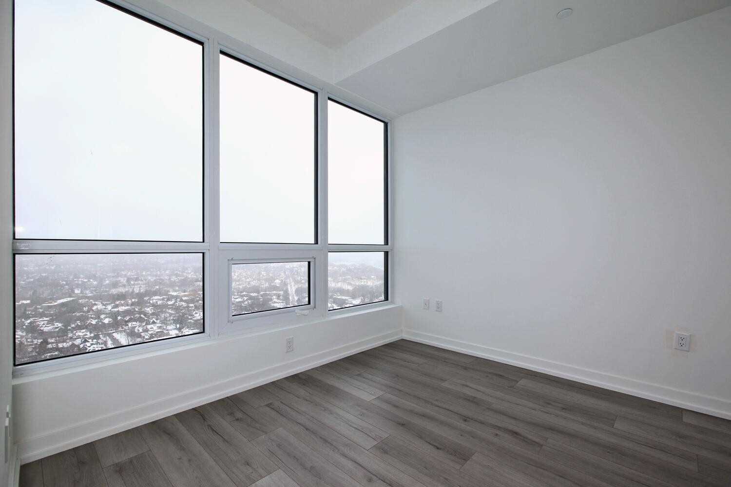 395 Bloor St E, #3504
