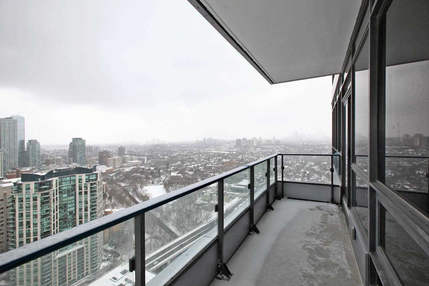 395 Bloor St E, #3504