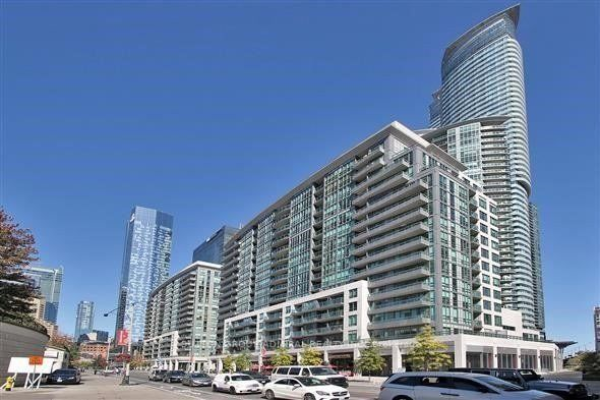 25 Lower Simcoe St