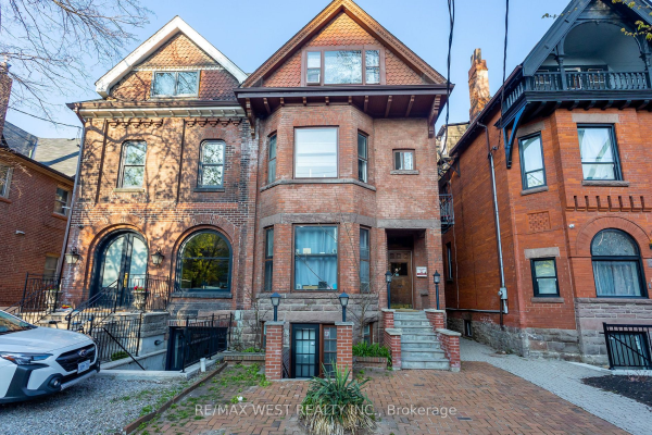 125 Madison Ave, Toronto